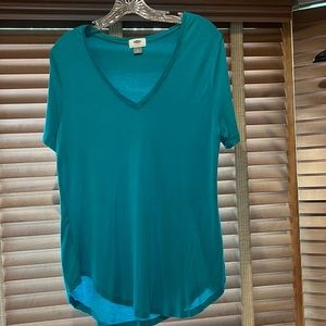 Old navy v neck tee shirt never worn, new without tags